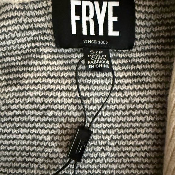 NWT FRYE Women's Oatmeal Heather Combo Aztec Pattern Cardigan Sweater  Small $98 - Picture 3 of 6